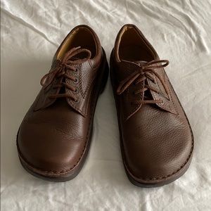 Birkenstock®️grain leather sz 40 EU - US 9.5